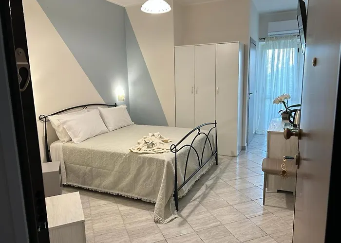 לינה וארוחת בוקר Via Del Sole 4*