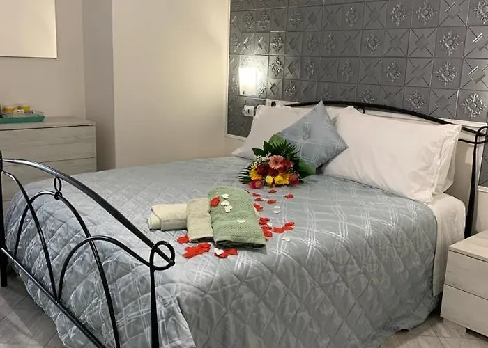 לינה וארוחת בוקר Via Del Sole 4*