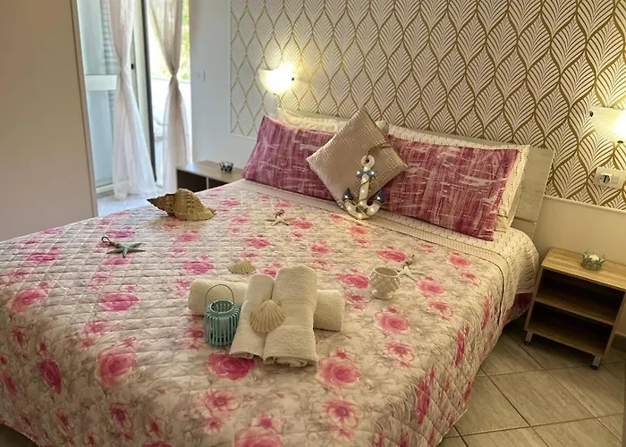 לינה וארוחת בוקר Via Del Sole 4*